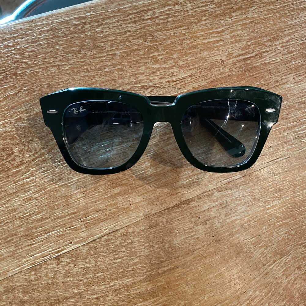 Green Ray-Ban “state street” sunglasses